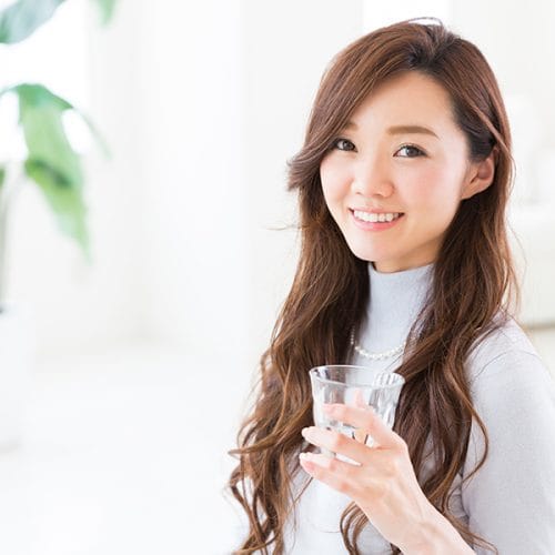 Minum Es Dapat Menghambat Haid, Mitos atau Fakta?