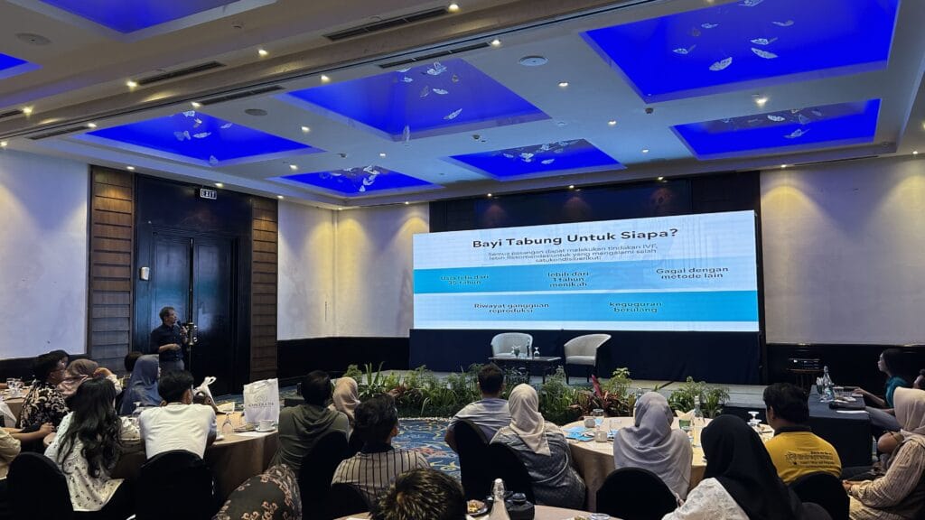 pemaparan materi dalam fertility talk lampung desember